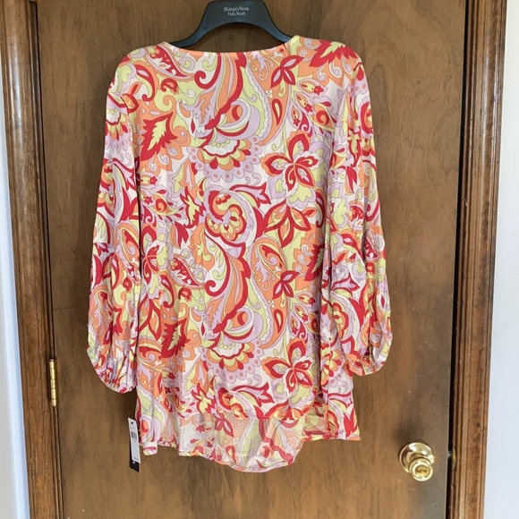 RelistAGB colorful abstract floral blouse lace up w tassel detail at neckline 1X - Picture 15 of 16